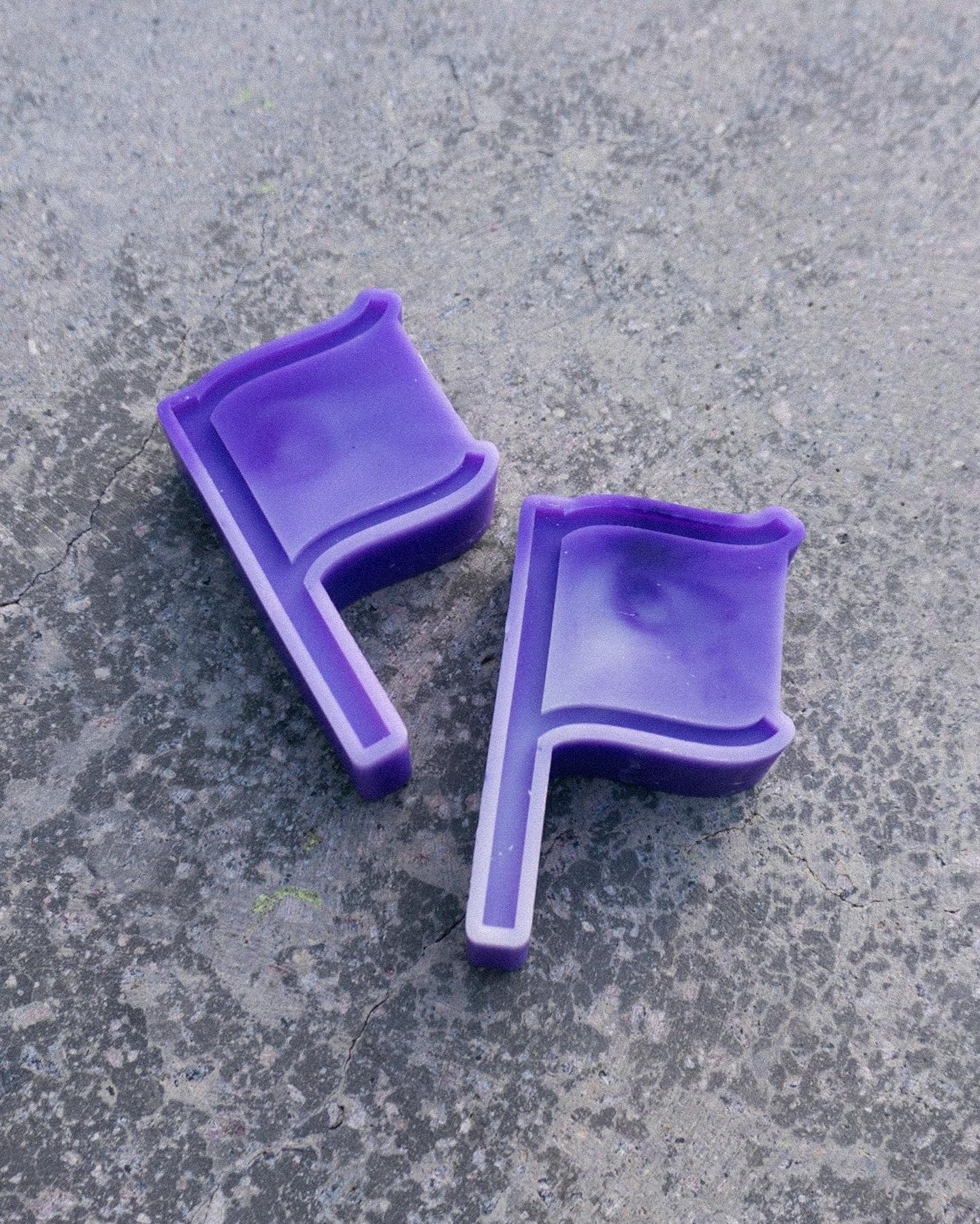 FOCUS "F"LAG WAX