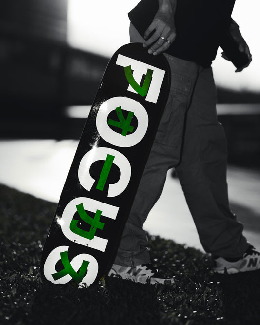 FOCUS "フォーカス" LOGO BOARD 8.25